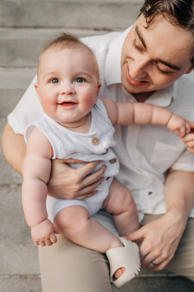6 months old family session - city vibe