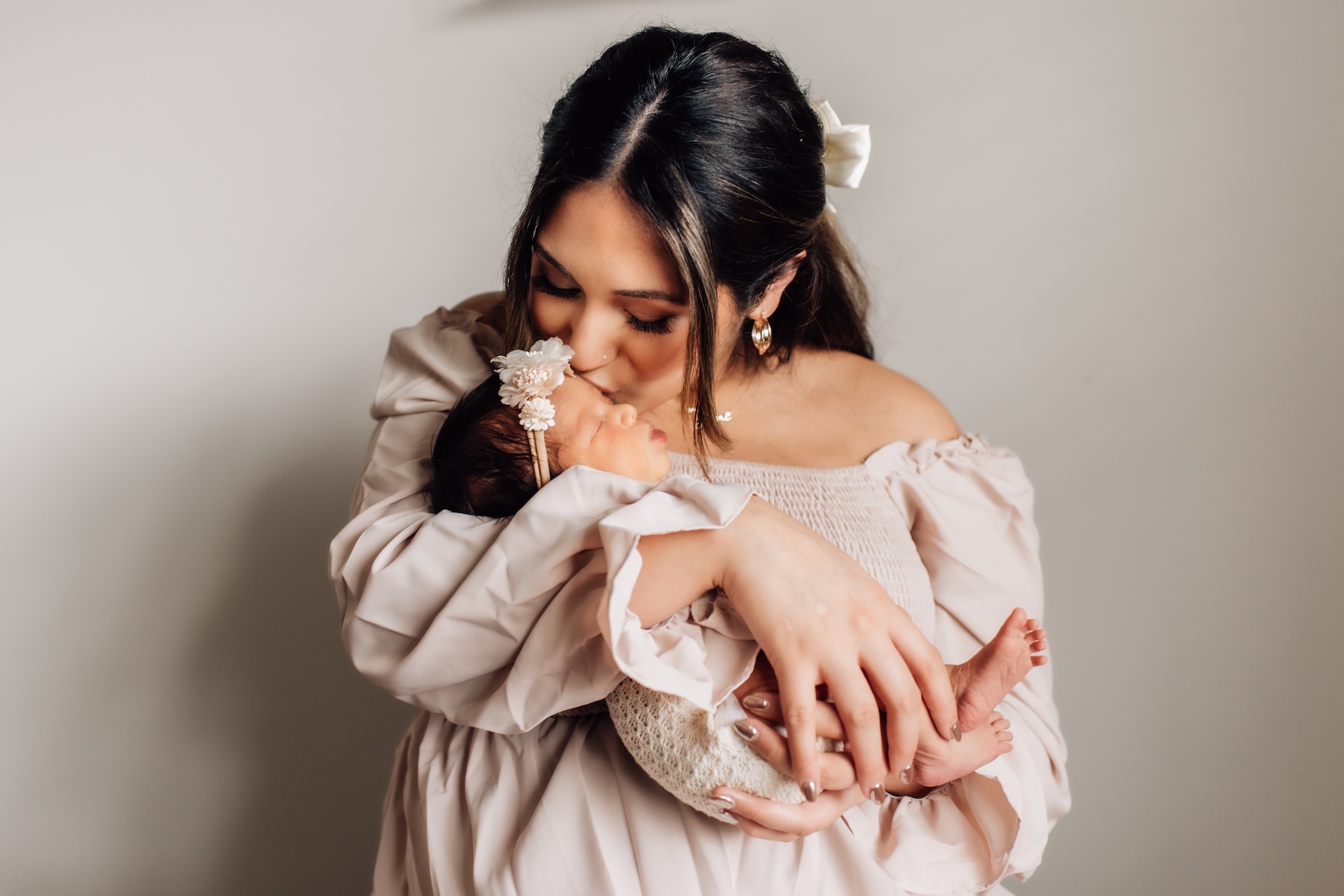 I’m Pregnant and I Need a Newborn Photographer – Help!