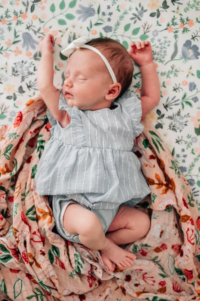 newborn pics at home Chapin