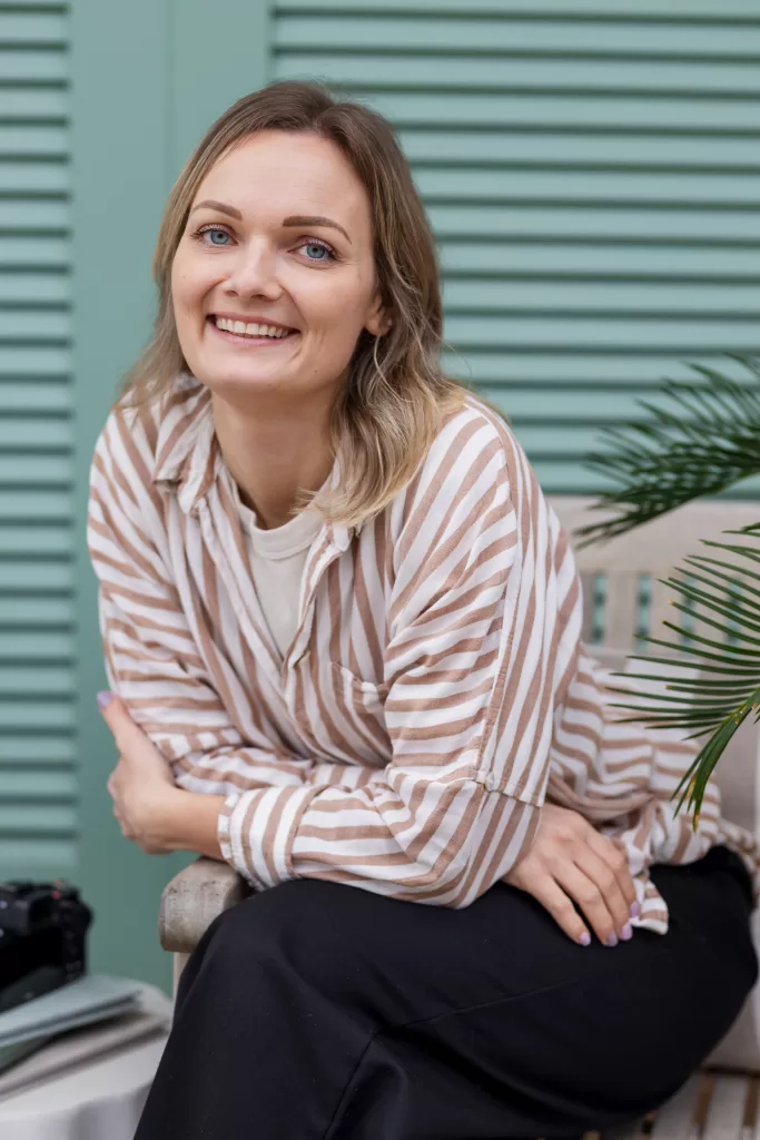 Pola Seeley - Columbia Newborn Photographer